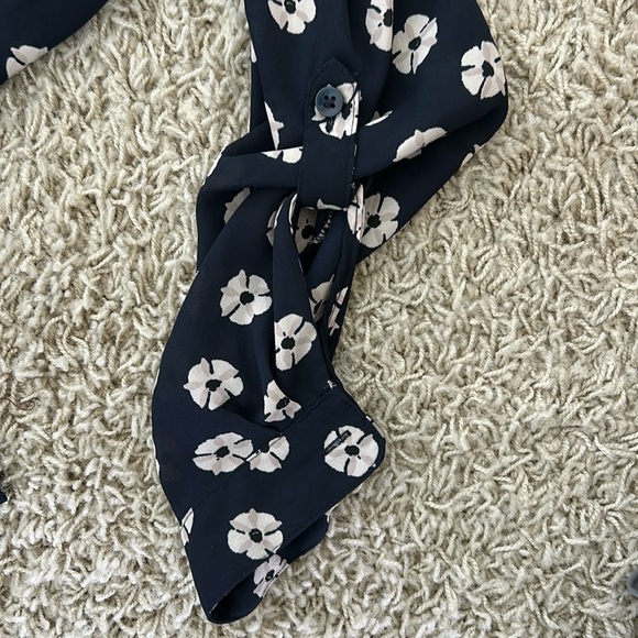 NWOT LOFT Women’s Petite Small Black and White Floral Blouse - Picture 6 of 7